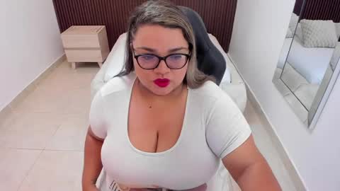 Snapshot of julietacarson chatting on June 2026 07:16:02 PM J U L IE T A online show from June 2026 07:16:02 PM