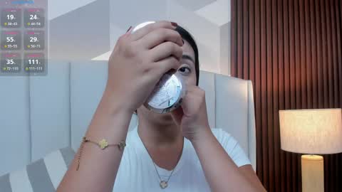 Julieta Santos online show from May 2026 06:48:01 PM