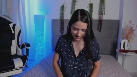 Julieta Snow online show from June 2026 06:41:01 PM