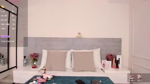 Juliana online show from December 2024 08:03:02 PM