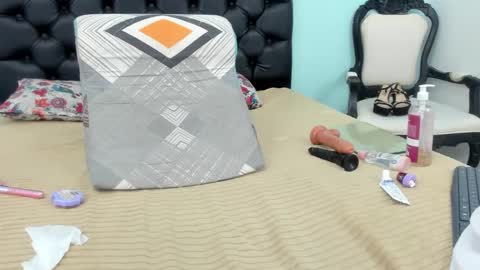 Snapshot of julieth_allen chatting on October 2025 11:58:01 PM julieth_allen online show from October 2025 11:58:01 PM