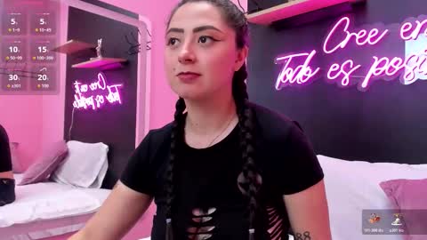 Snapshot of juliethcruz chatting on December 2025 05:42:02 PM online show from December 2025 05:42:02 PM