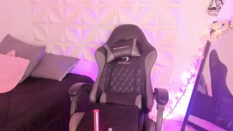 Snapshot of juliethmosss chatting on November 2025 08:33:02 PM Julieth online show from November 2025 08:33:02 PM