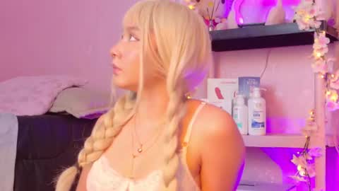 Snapshot of juliethmosss chatting on June 2026 09:58:01 PM Julieth online show from June 2026 09:58:01 PM