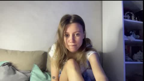 Snapshot of julietsensation chatting on February 2025 06:59:01 PM julietsensation online show from February 2025 06:59:01 PM