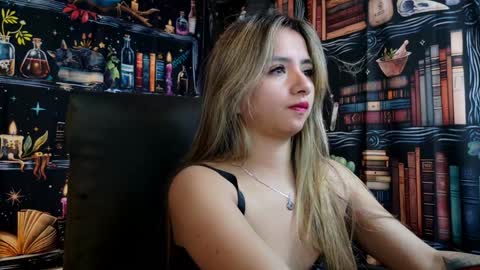Snapshot of julietta__jackson chatting on December 2024 07:46:02 PM Julietta Jackson online show from December 2024 07:46:02 PM