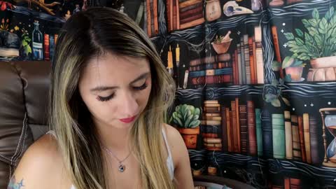 Snapshot of julietta__jackson chatting on January 2025 11:13:02 PM Julietta Jackson online show from January 2025 11:13:02 PM