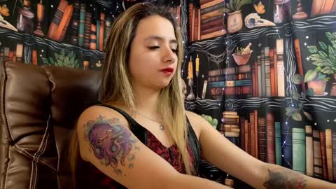Snapshot of julietta__jackson chatting on January 2025 08:22:01 PM Julietta Jackson online show from January 2025 08:22:01 PM