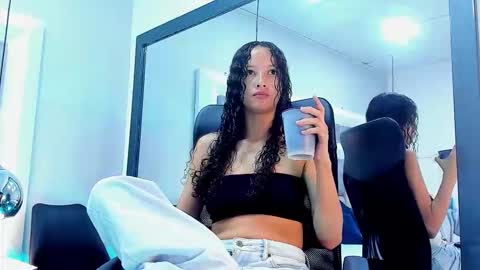 Hi guys It is a pleasure to have you here I am Julieta  online show from September 2025 12:08:02 PM