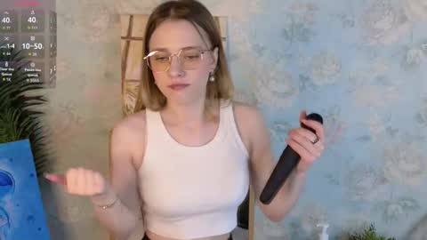 Mia online show from February 2026 03:11:01 AM