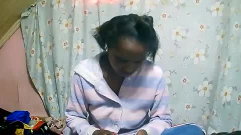 Snapshot of juliette9794 chatting on September 2025 04:25:01 AM juliette9794 online show from September 2025 04:25:01 AM