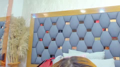 juliette_pretty_ online show from June 2026 07:06:02 PM