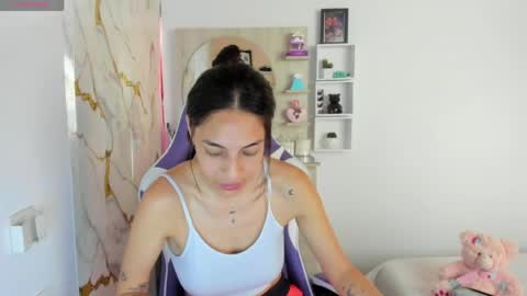 juliette online show from April 2026 06:25:01 PM