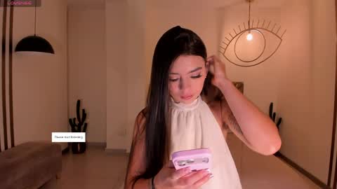 Juliette Moreau online show from May 2026 11:27:01 AM