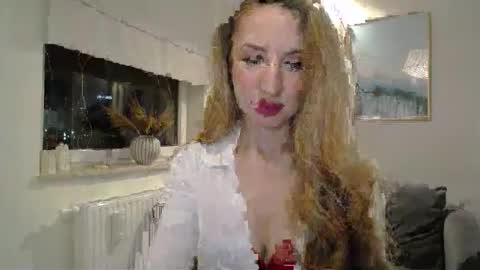 Snapshot of juliettesensual chatting on February 2026 05:11:01 PM JulietteSensual online show from February 2026 05:11:01 PM