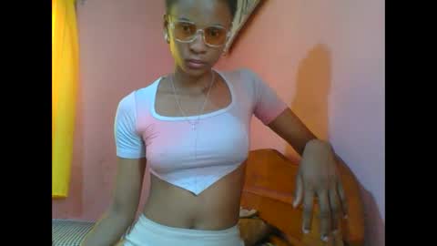 Snapshot of juliexexy chatting on December 2024 06:49:02 AM juliexexy online show from December 2024 06:49:02 AM