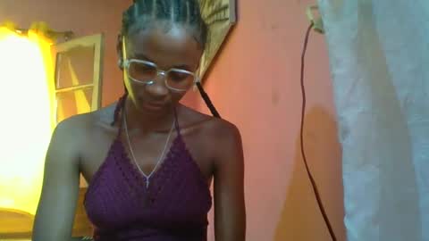 Snapshot of juliexexy chatting on January 2025 05:15:02 AM juliexexy online show from January 2025 05:15:02 AM