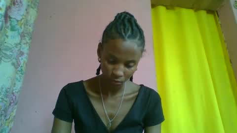 Snapshot of juliexexy chatting on January 2025 07:28:01 AM juliexexy online show from January 2025 07:28:01 AM