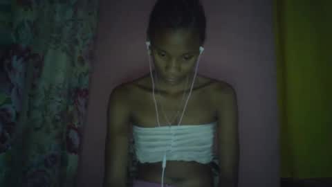 Snapshot of juliexexy chatting on January 2025 05:19:01 PM juliexexy online show from January 2025 05:19:01 PM