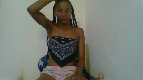 Snapshot of juliexexy chatting on February 2025 04:59:01 AM juliexexy online show from February 2025 04:59:01 AM