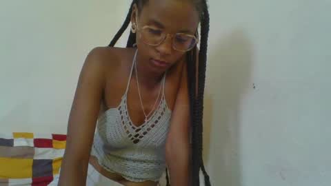 Snapshot of juliexexy chatting on February 2025 06:43:02 AM juliexexy online show from February 2025 06:43:02 AM