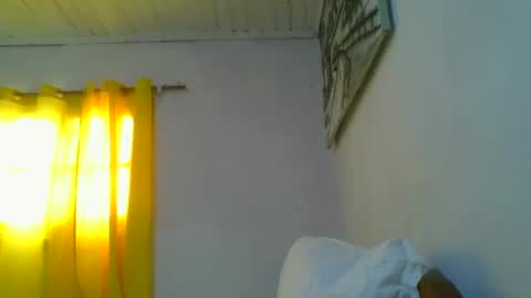 Snapshot of juliexexy chatting on March 2025 04:02:02 AM juliexexy online show from March 2025 04:02:02 AM