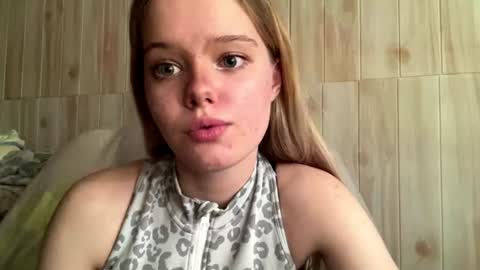 Snapshot of juligwartney chatting on June 2026 03:44:02 PM Malin online show from June 2026 03:44:02 PM