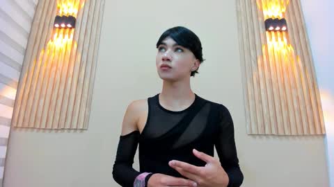 Snapshot of julii_rico chatting on October 2025 01:00:01 PM JULI online show from October 2025 01:00:01 PM