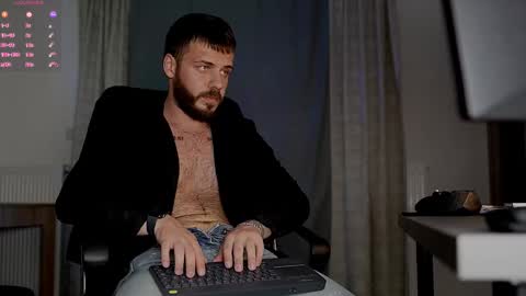 JULiUS   online show from October 2025 09:06:01 PM