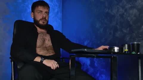 JULiUS   online show from December 2025 09:09:02 PM