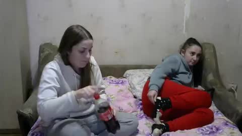 Snapshot of juliya_katie chatting on December 2024 06:52:02 PM Juliya Katie online show from December 2024 06:52:02 PM