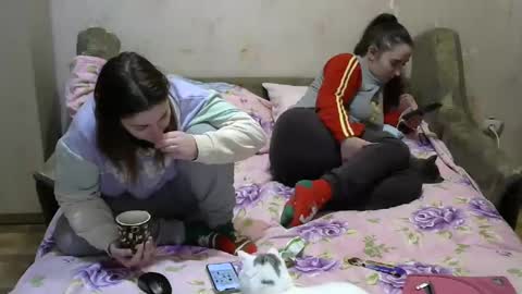 Snapshot of juliya_katie chatting on December 2024 07:22:02 PM Juliya Katie online show from December 2024 07:22:02 PM