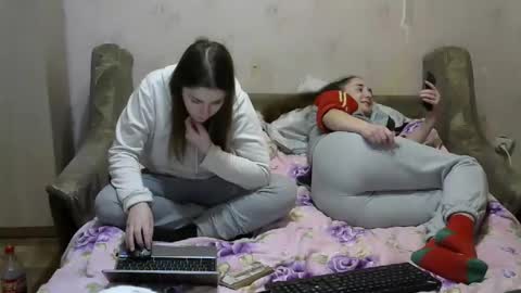 Snapshot of juliya_katie chatting on January 2025 07:00:02 PM Juliya Katie online show from January 2025 07:00:02 PM