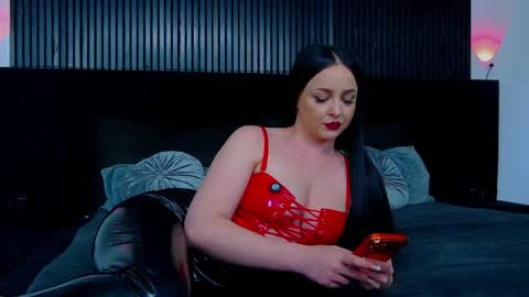 Julia online show from May 2026 09:48:01 AM