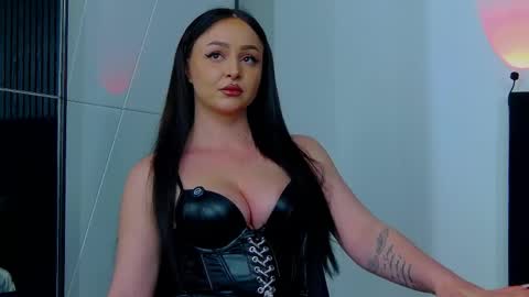 Julia online show from May 2026 01:38:01 PM