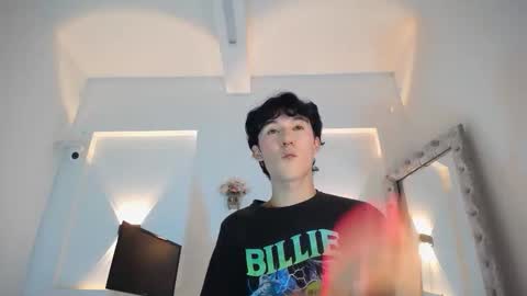 jullian online show from April 2026 09:09:02 PM