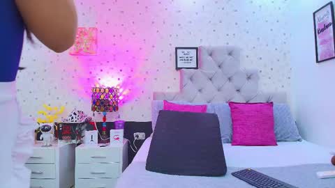 Snapshot of jullietareyes chatting on November 2025 02:38:01 PM Julieta Reyes online show from November 2025 02:38:01 PM