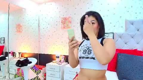 Julieta Reyes   online show from June 2026 12:02:01 PM