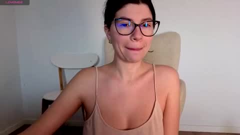 Snapshot of jullyenn chatting on December 2025 09:37:01 AM Jully online show from December 2025 09:37:01 AM