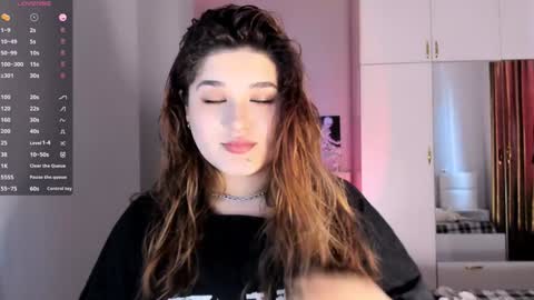 Snapshot of july_slowdive chatting on February 2025 11:30:01 AM Julie online show from February 2025 11:30:01 AM