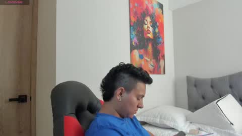 Julya Smith online show from May 2026 02:01:02 PM