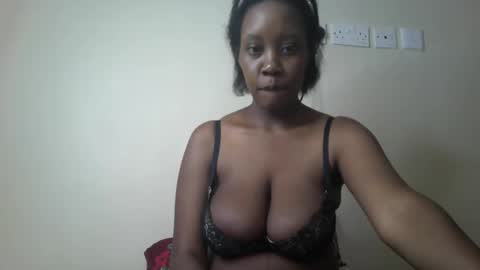 queen online show from February 2026 10:22:01 PM