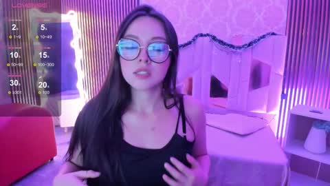 JUNELLE  online show from December 2025 07:29:02 PM