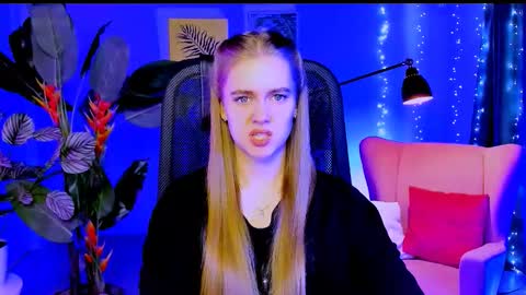 junewoods online show from March 2026 07:25:02 AM