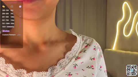 Snapshot of juniebogany chatting on October 2025 06:25:02 PM Bella online show from October 2025 06:25:02 PM