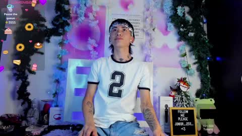 Snapshot of juniior0_0 chatting on January 2025 10:02:01 PM Junior online show from January 2025 10:02:01 PM