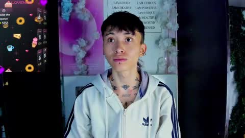 Snapshot of juniior0_0 chatting on February 2025 09:11:02 PM Junior online show from February 2025 09:11:02 PM