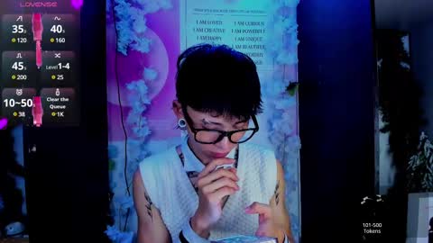 Snapshot of juniior0_0 chatting on February 2025 07:38:01 PM Junior online show from February 2025 07:38:01 PM