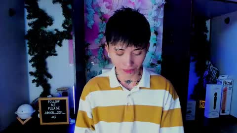 Snapshot of juniior0_0 chatting on March 2025 05:27:02 PM Junior online show from March 2025 05:27:02 PM