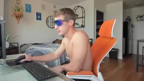 Snapshot of juniormadison69 chatting on October 2025 04:19:02 PM Junior Madison online show from October 2025 04:19:02 PM